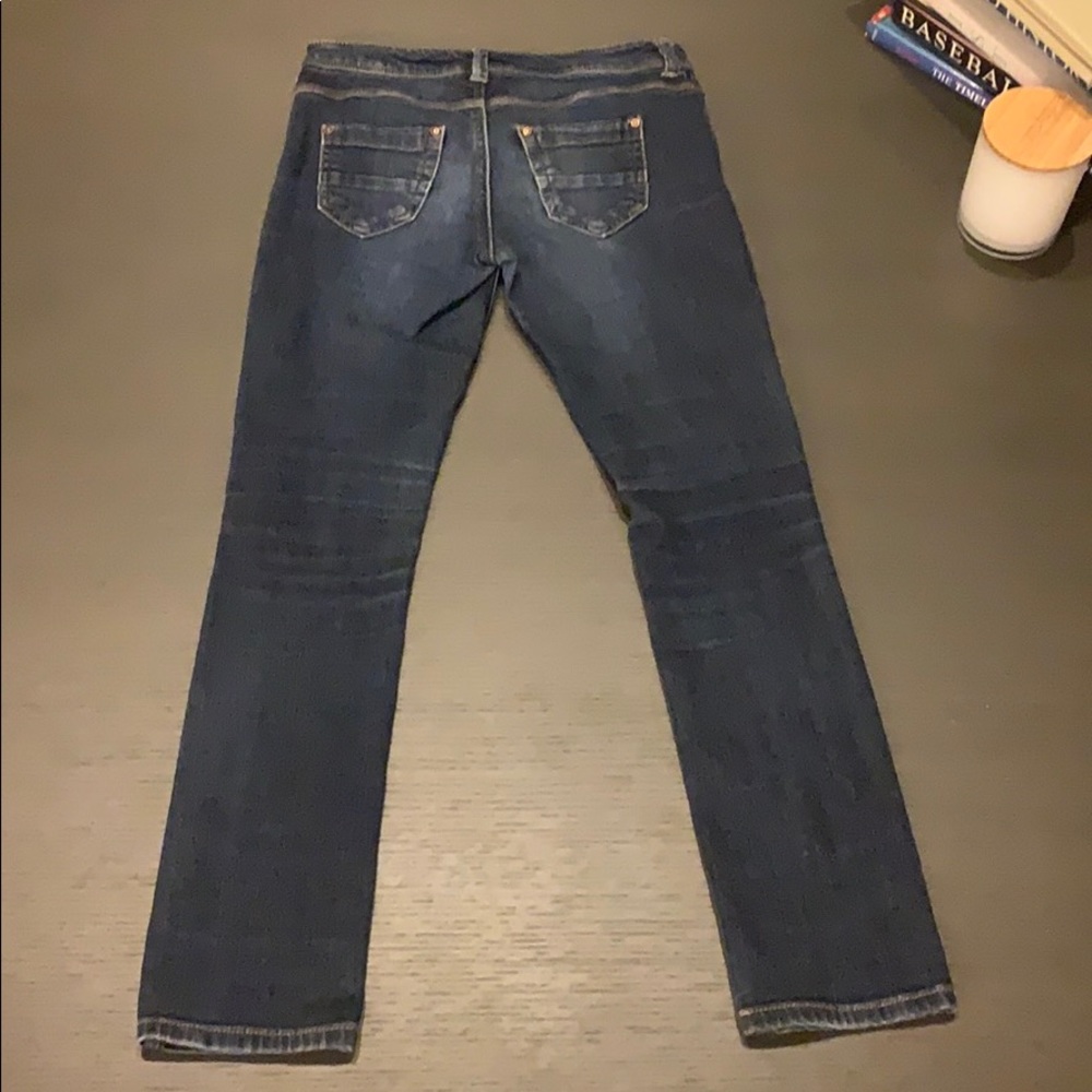 Delia’s distressed knee Jayden skinny jeans